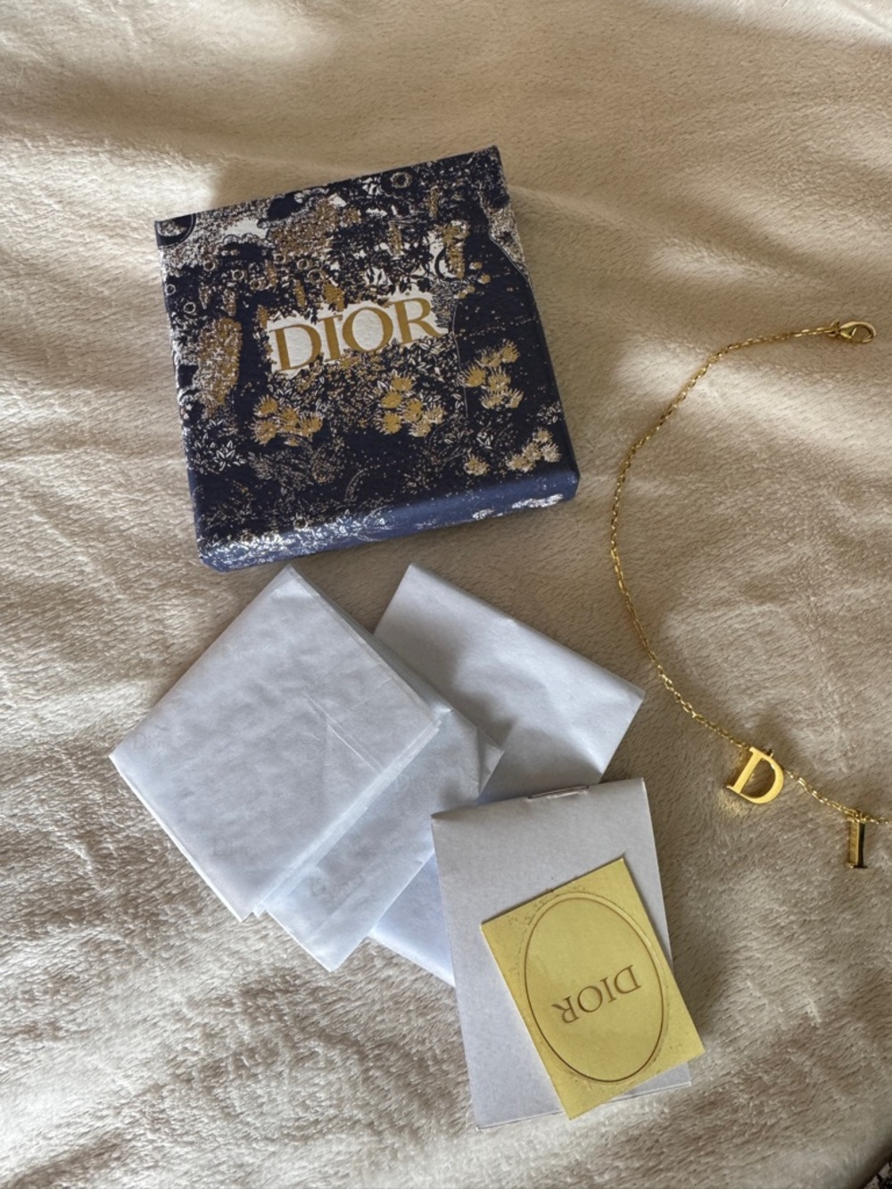 Dior Necklace with packaging - Picture 7 of 15